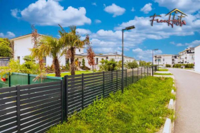 DisneyLand 13min - KingSize Bed - Private Parking - Terrace - Calm Village